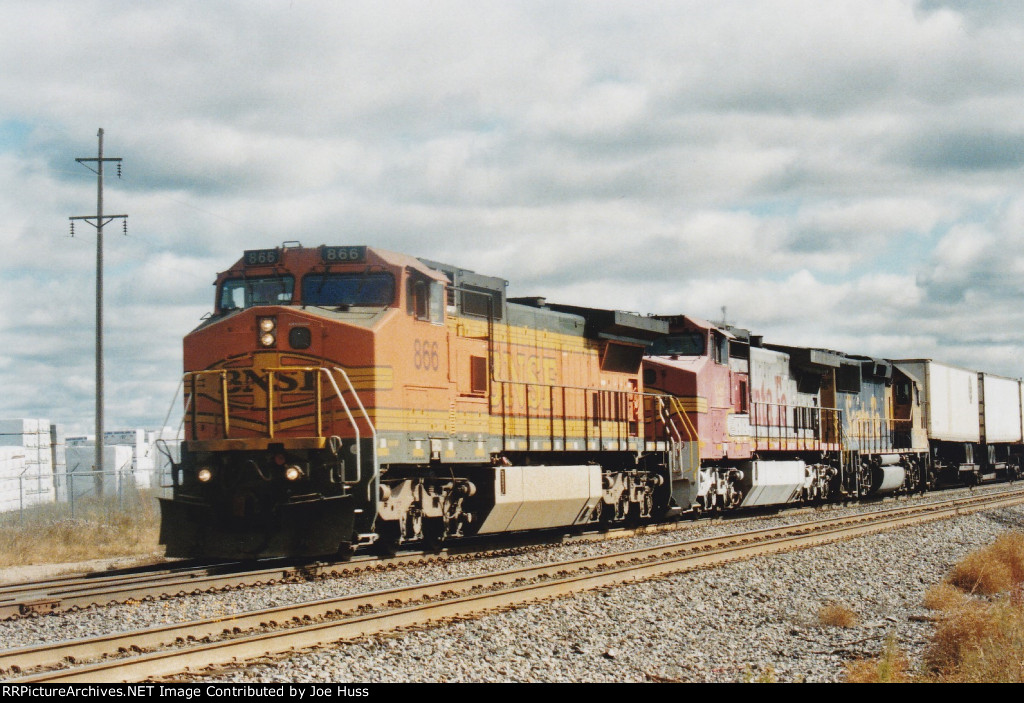 BNSF 866 West